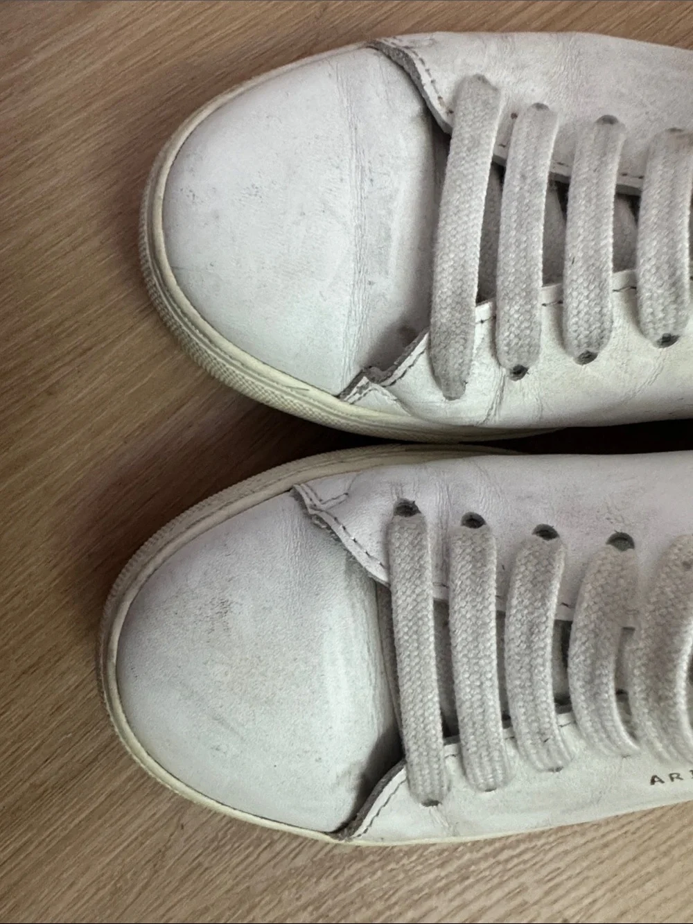 Axel Arigato Clean 90 Low-Top Leather Sneakers